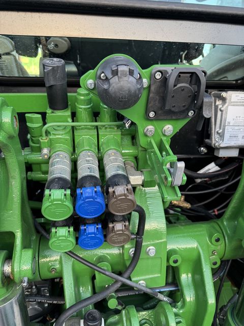 [3372-6379053-5.jpg]