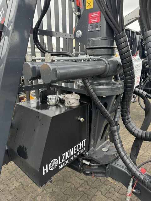 [3372-6535177-4.jpg]