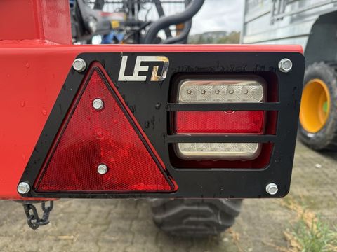 [3372-6535177-7.jpg]