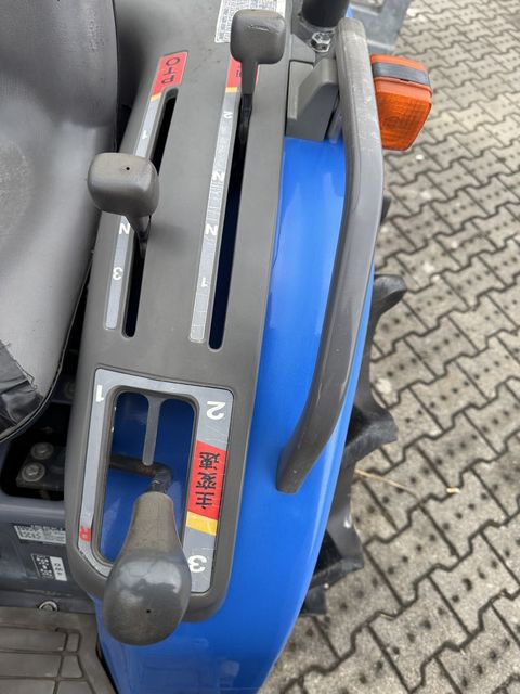 [3372-6735591-3.jpg]