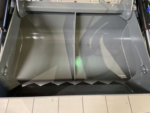 [3379-2368780-3.jpg]
