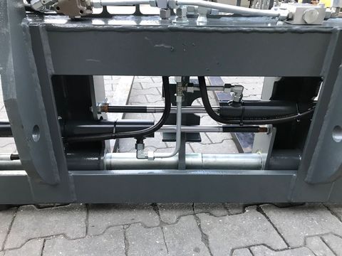 [3379-2850433-3.jpg]