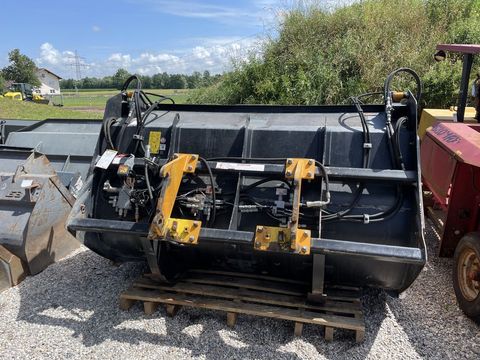 [3379-3158733-10.jpg]