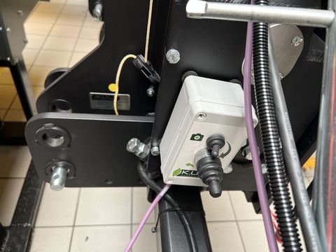 [3379-3282230-3.jpg]