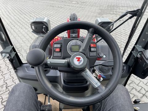 [3379-3433413-9.jpg]