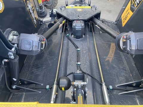 [3379-3477840-10.jpg]