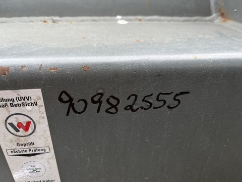 [3379-3516879-9.jpg]