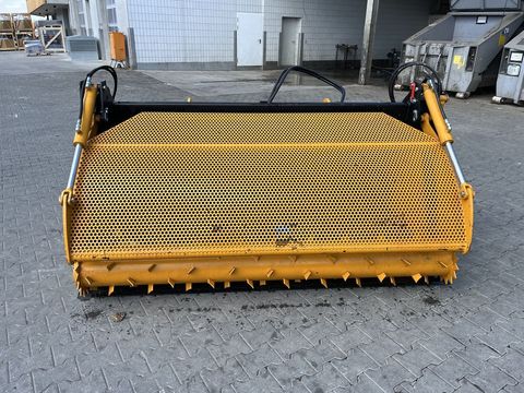 [3379-3554191-3.jpg]