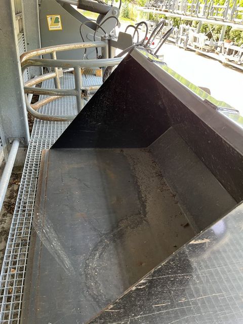 [3379-3715954-5.jpg]