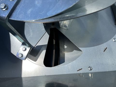 [3379-3912207-24.jpg]