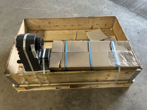 [3379-3945343-3.jpg]