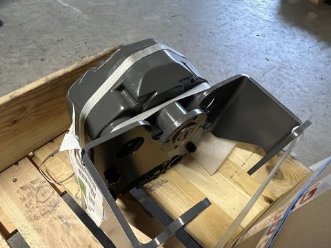 [3379-3964019-3.jpg]