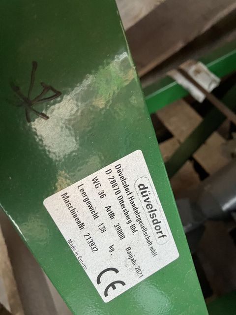 [3379-4028253-3.jpg]