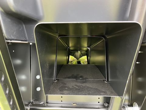 [3379-4189993-5.jpg]