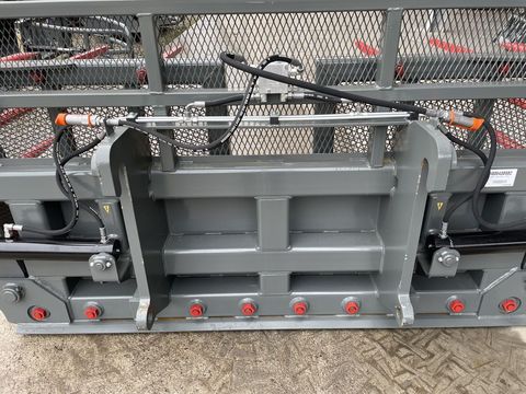 [3379-4203748-5.jpg]