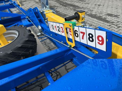 [3379-4229373-13.jpg]