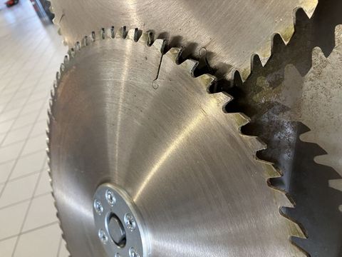 [3379-4334496-4.jpg]