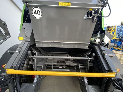 [3379-4402409-8.jpg]
