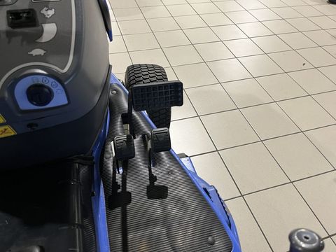 [3379-4723086-14.jpg]