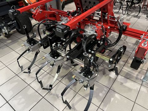 [3379-4901877-3.jpg]