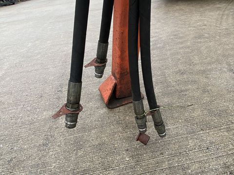 [3379-5384442-18.jpg]