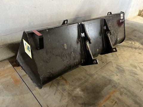 [3379-5469895-5.jpg]