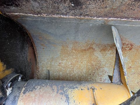 [3379-6223066-4.jpg]