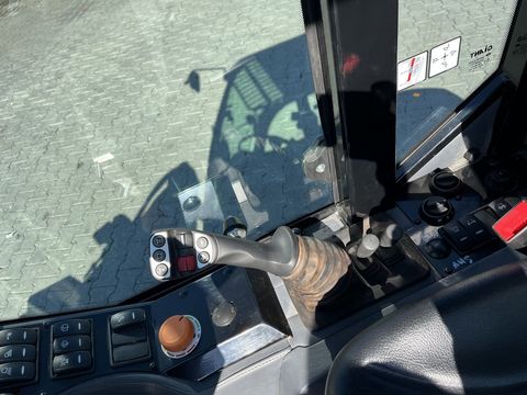 [3379-6261932-17.jpg]