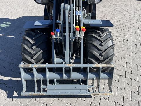 [3379-6261932-6.jpg]