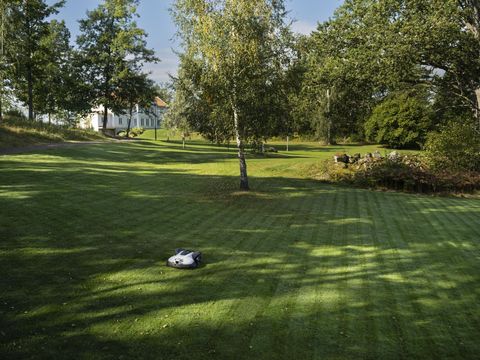 [3379-6385970-3.jpg]