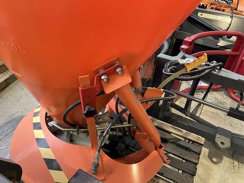 [3379-6390474-3.jpg]