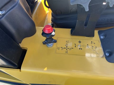 [3379-6406153-12.jpg]