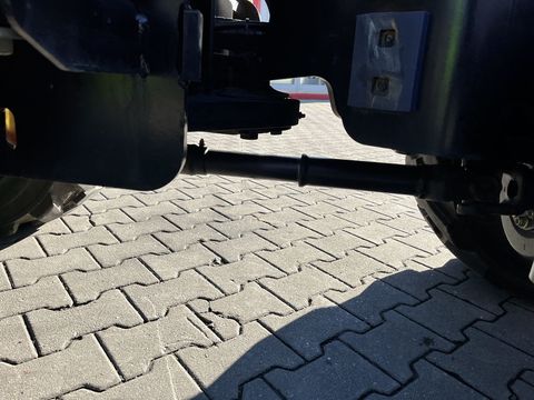 [3379-6406153-9.jpg]