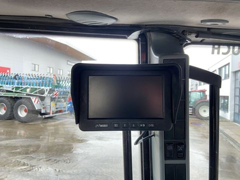 [3379-6469870-11.jpg]