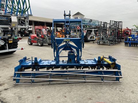 [3379-6522268-3.jpg]