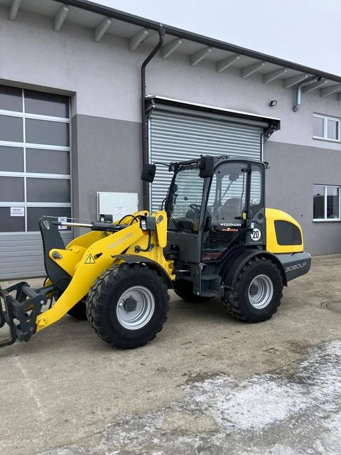 [3379-6634069-13.jpg]