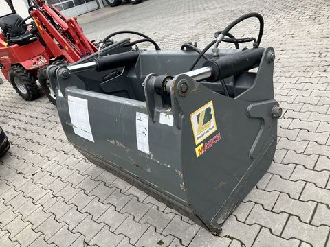 [3379-6638280-5.jpg]