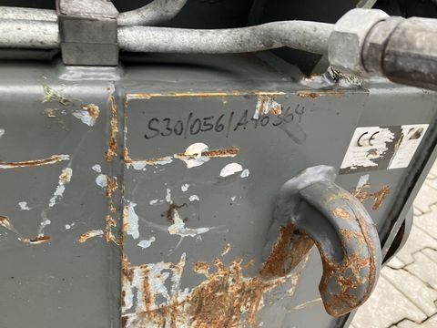 [3379-6638280-7.jpg]