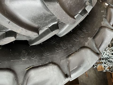 [3379-6657705-3.jpg]