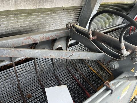 [3379-6667453-4.jpg]