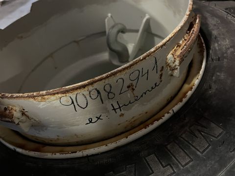 [3379-6667493-4.jpg]