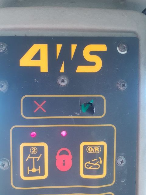 [3379-6747867-4.jpg]