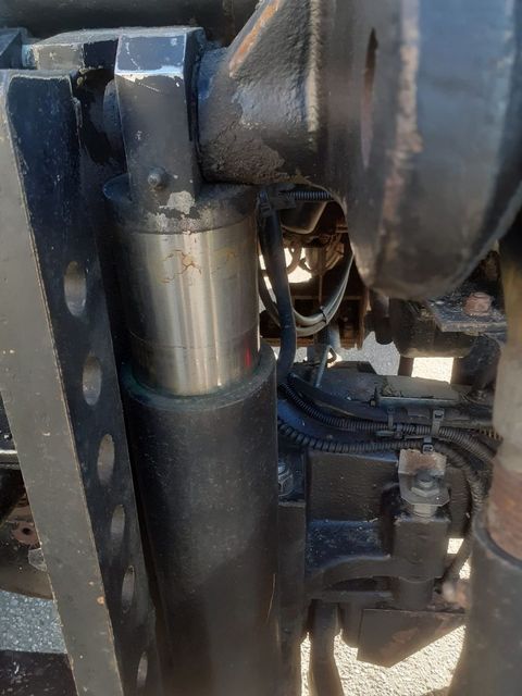 [3379-6747867-7.jpg]