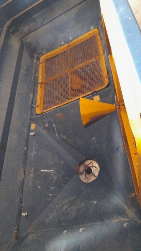 [3379-6753638-3.jpg]