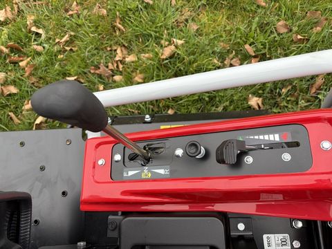 [3379-6884385-6.jpg]