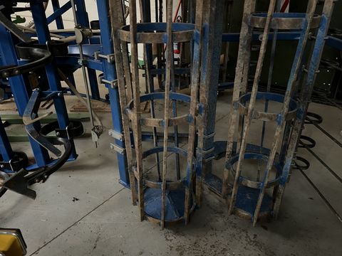 [3379-6896900-11.jpg]