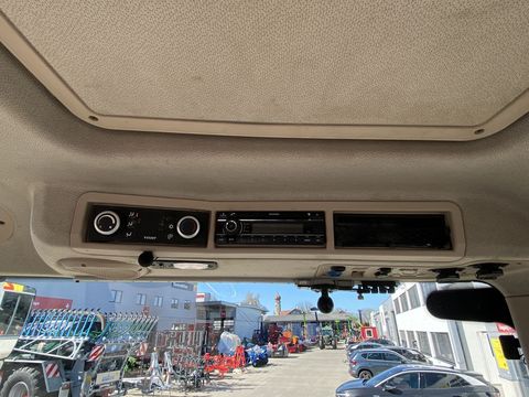 [3379-6899778-12.jpg]