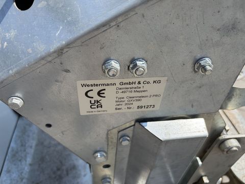 [3379-7388027-9.jpg]
