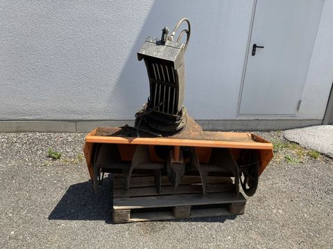 [3383-2979725-7.jpg]
