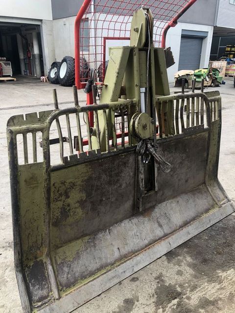 [3383-3155408-10.jpg]